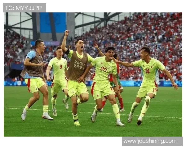 上海足球队在世锦赛中的团队协作展现与战术执行分析