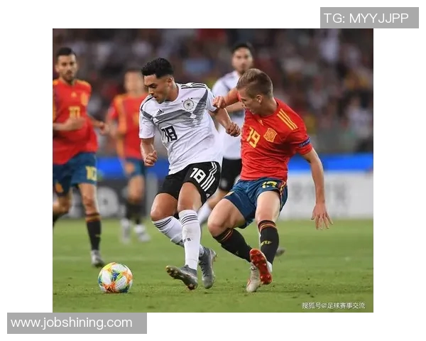 意大利足球明星的白色传奇与荣耀之路探秘 意大利足球明星的白色传奇与荣耀之路探秘