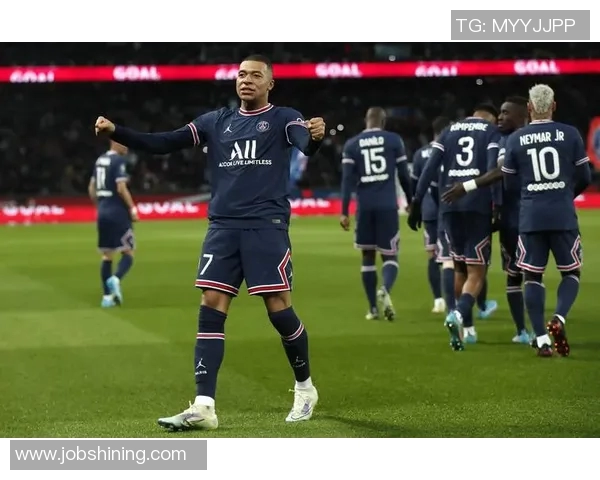 法甲联赛中的足球明星们有哪些值得关注的球员与他们的精彩表现